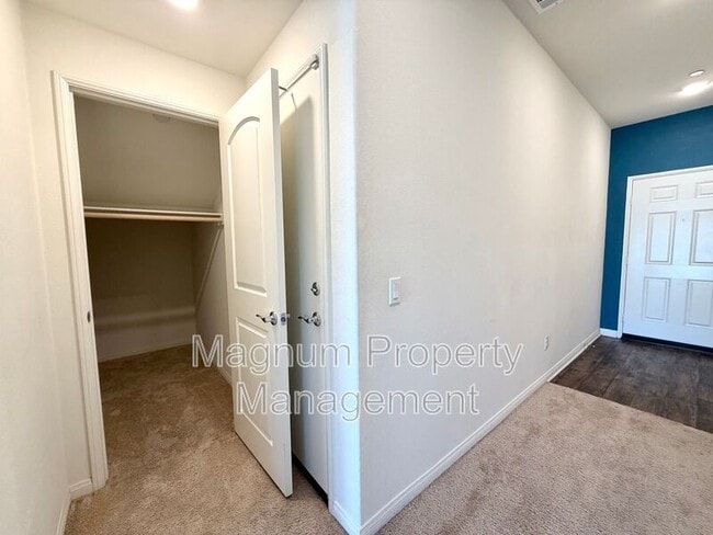 Building Photo - 26564 Rosebay Way