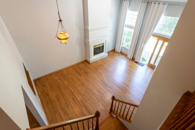 Building Photo - 754 Savannah Ln