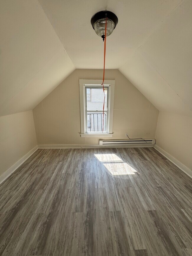 Building Photo - 57 Rhodes St