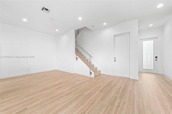 Building Photo - 1450 SW 23rd St