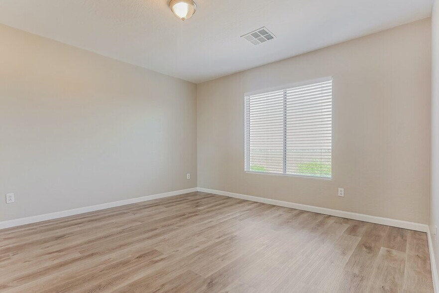 Building Photo - 3152 E San Manuel Rd