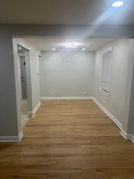 Building Photo - 5135 W 63rd Pl