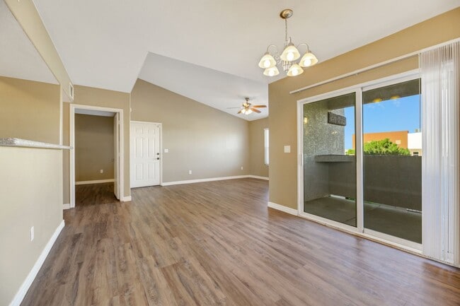Building Photo - Gated 2 bedroom condo