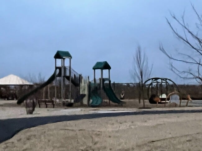 Building Photo - 14940 Dyer Ln