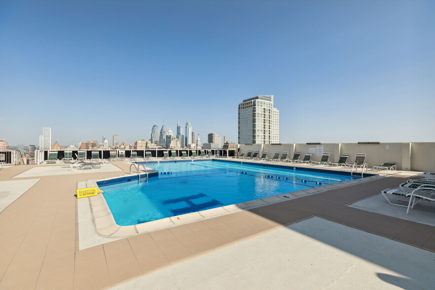 Building Photo - 604 S Washington Sq