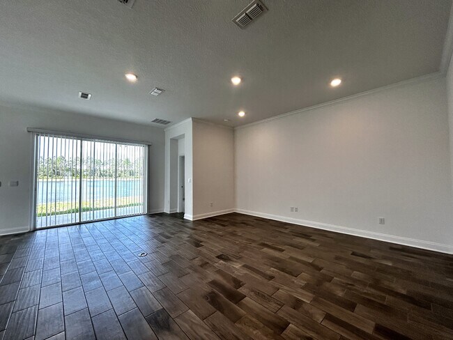 Building Photo - 249 Zancara St