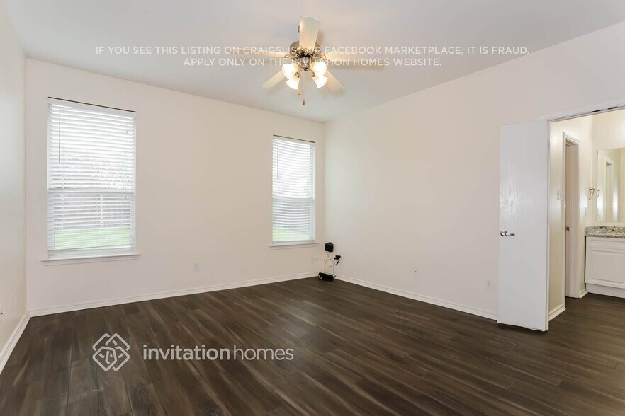 Building Photo - 1213 Sweetwater Dr