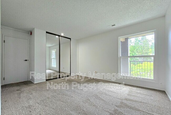 Building Photo - 9517 NE 180th St