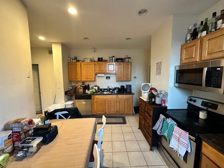 Building Photo - 1451 Tremont St