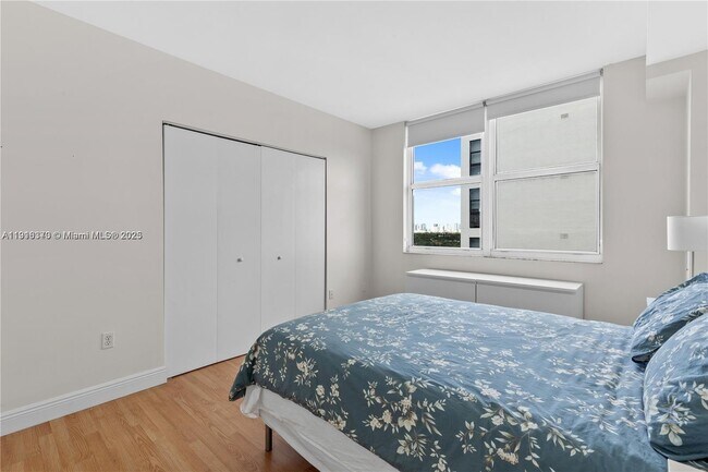 Building Photo - 3180 SW 22nd Terrace