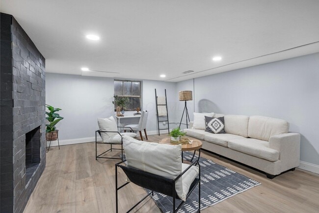 Building Photo - 2583 Wexford Rd