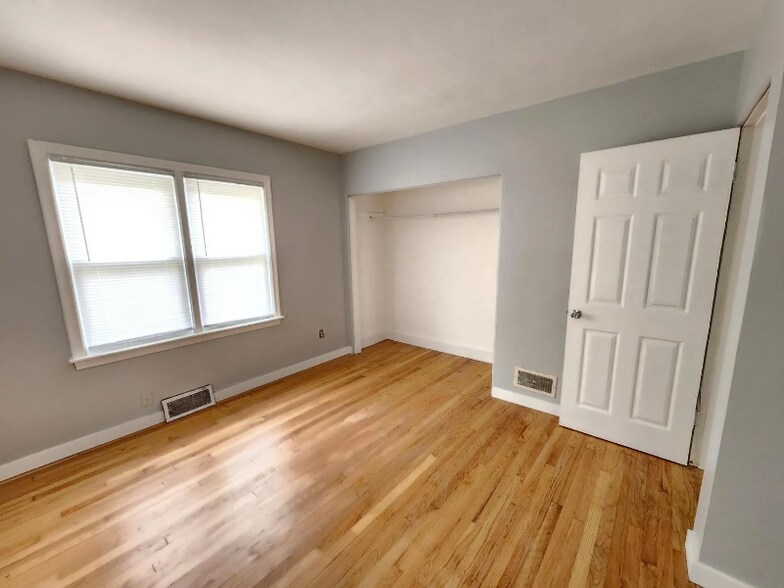 Building Photo - 5142 Pennsylvania St