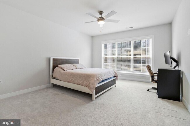 Building Photo - 102 St Ives Pl