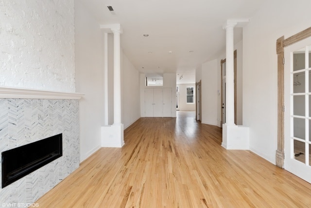 Building Photo - 747 S Western Ave