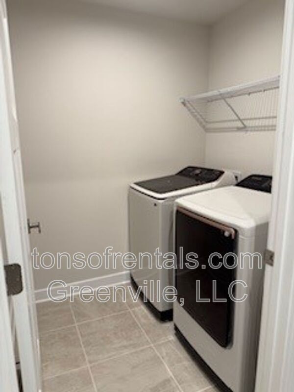 Building Photo - 4527 Duparc Way