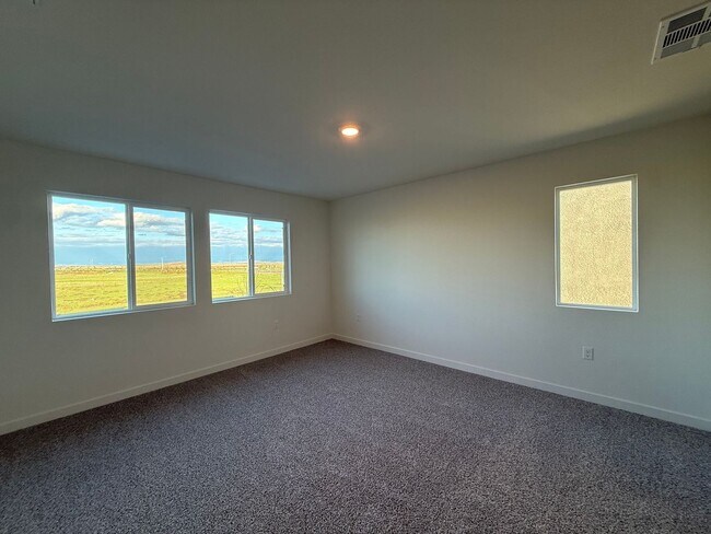 Building Photo - 4 Bed 2.5 Ba 2 Story 2 Car