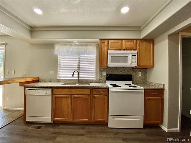 Building Photo - 4964 Waldenwood Dr
