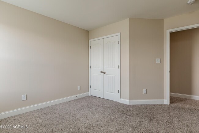 Building Photo - 290 Brentmoor Dr