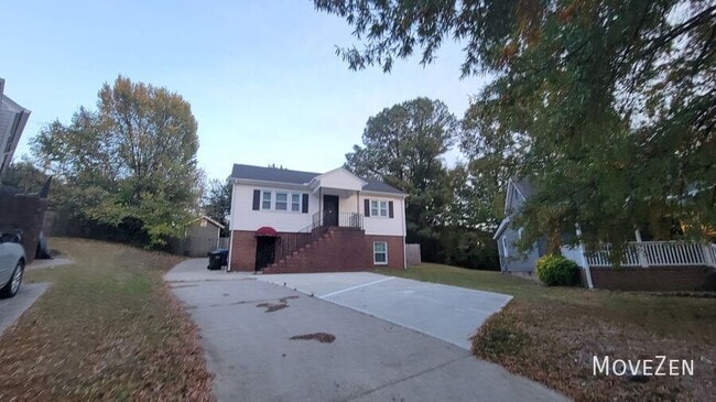 Building Photo - 7 Ratcale Ln