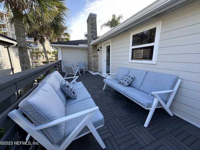 Building Photo - 187 19th St N