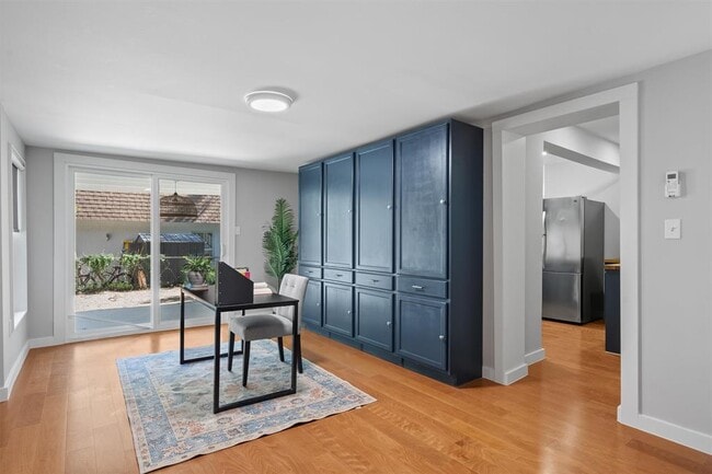 Building Photo - 3400 Santa Fe Dr