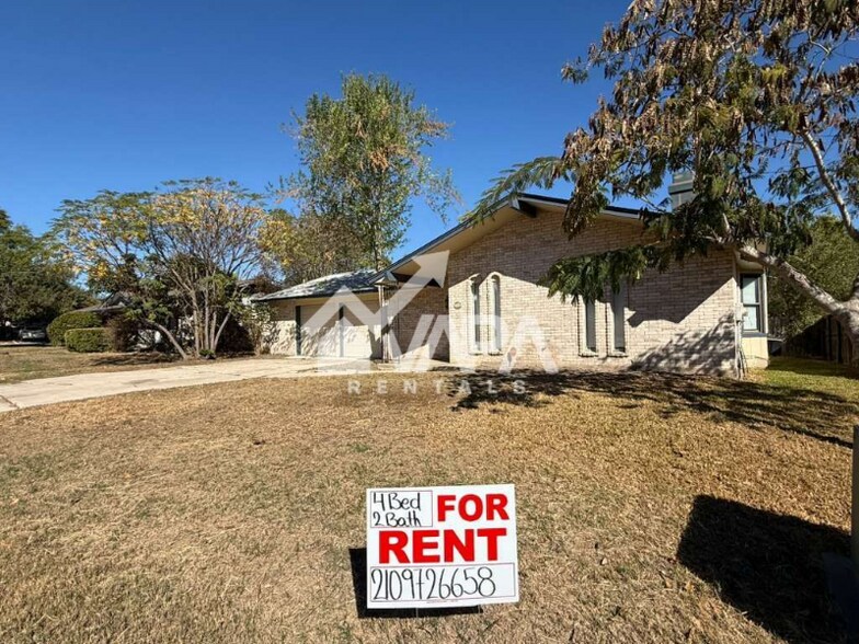 Building Photo - 302 Kingsman St