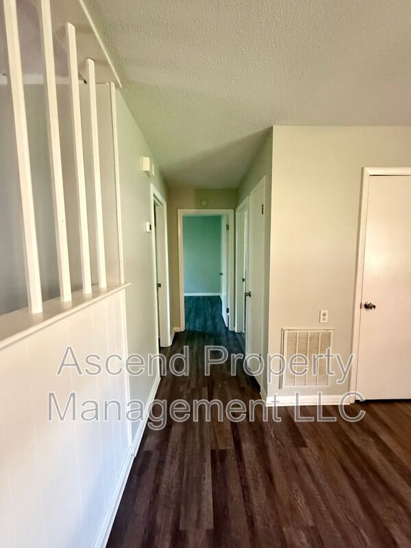 Building Photo - 5080 Shoals Ln