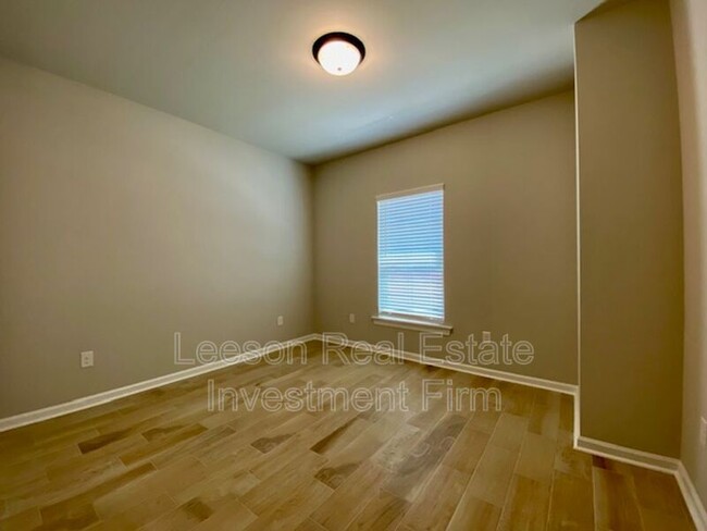 Building Photo - 421 Zinfandel Pl