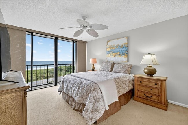 Building Photo - 5055 N Hwy A1A