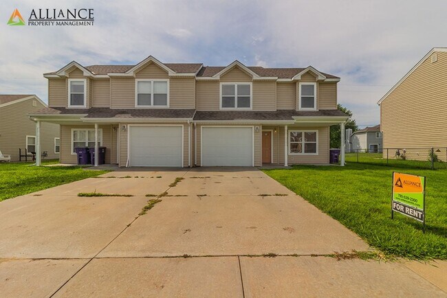 Building Photo - 500 Brookmont Dr