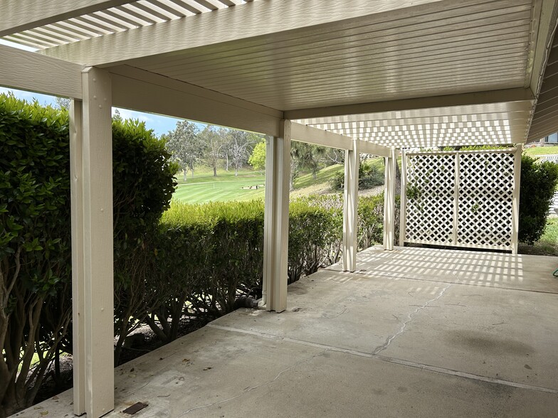 Building Photo - 1128 La Casa Ln