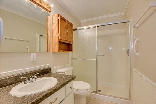 Building Photo - 608 Cedarwood Ct