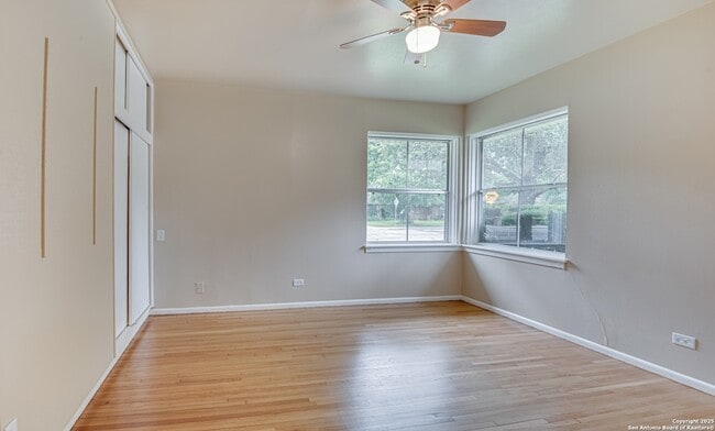 Building Photo - 211 Green Meadow Blvd