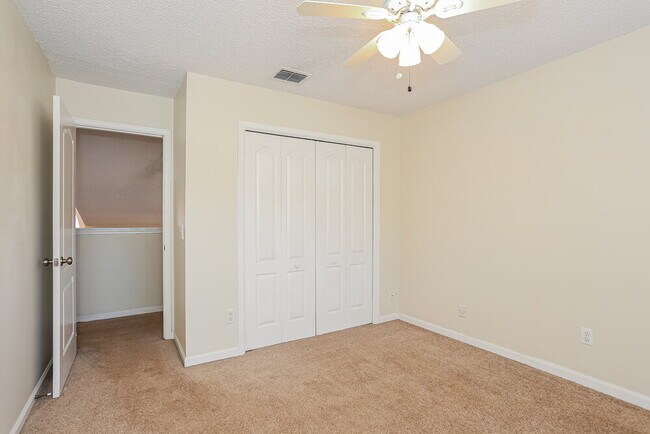 Building Photo - 9591 Sugar Hollow Ln