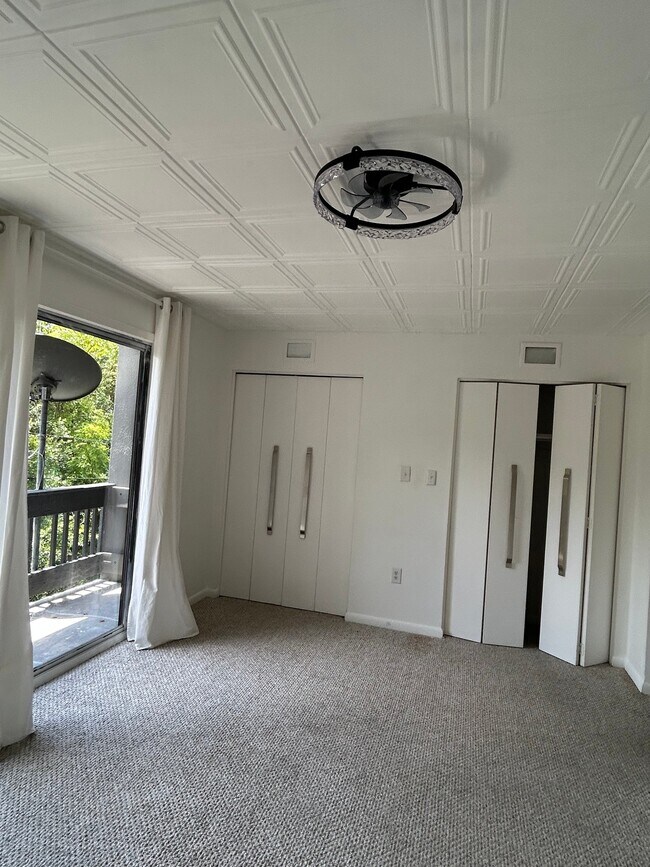 Building Photo - 161 Hummingbird St