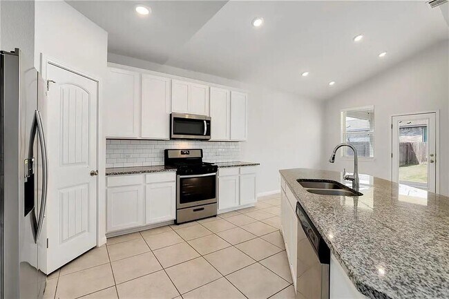 Building Photo - 541 Palmilla St