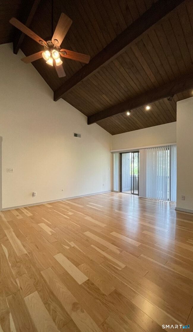 Building Photo - 14b Algonquin Ln