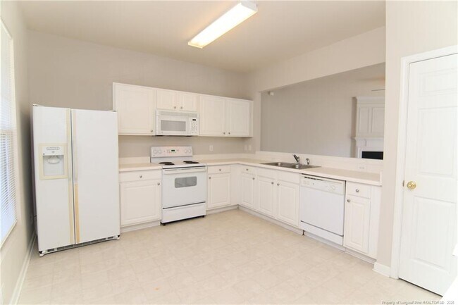 Building Photo - 5132 TwelvePole Dr