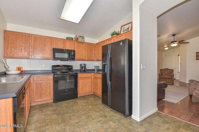 Building Photo - 16530 W Statler St