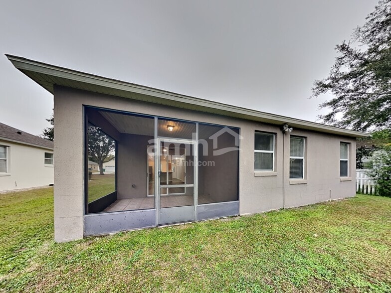 Building Photo - 1560 Mountclair Ct