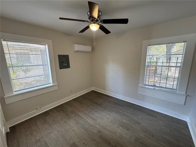 Building Photo - 102 9th Ave