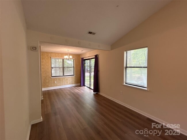 Building Photo - 6506 Doubletree Dr