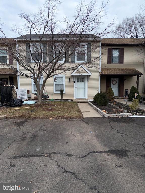 Building Photo - 5 Churchill Cir