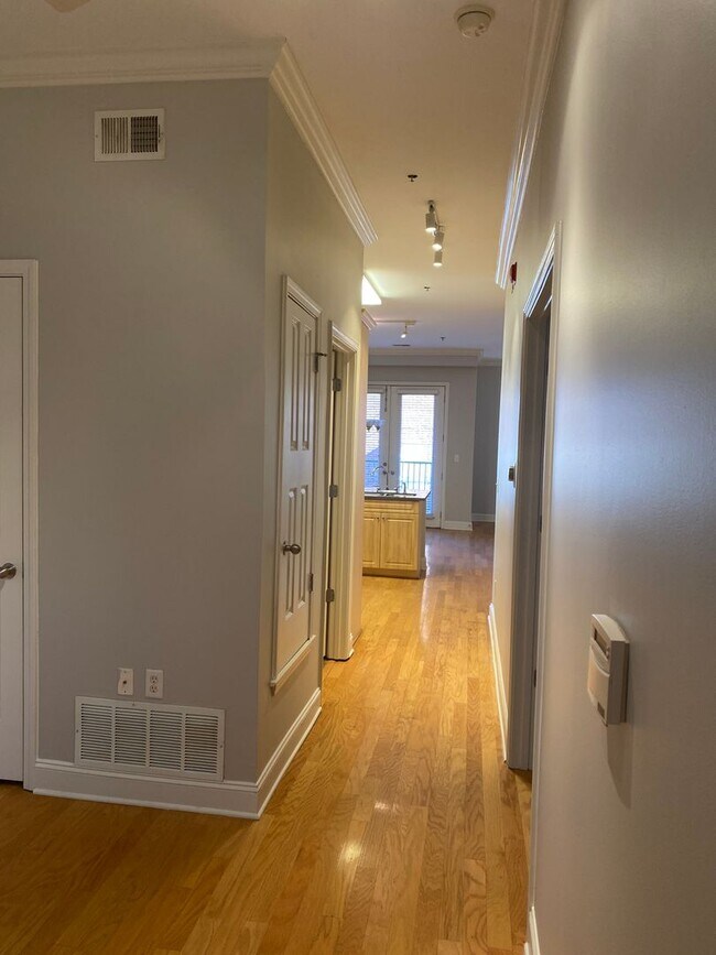 Building Photo - 510 City House Ct