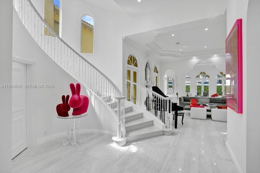 Building Photo - 17001 Collins Ave