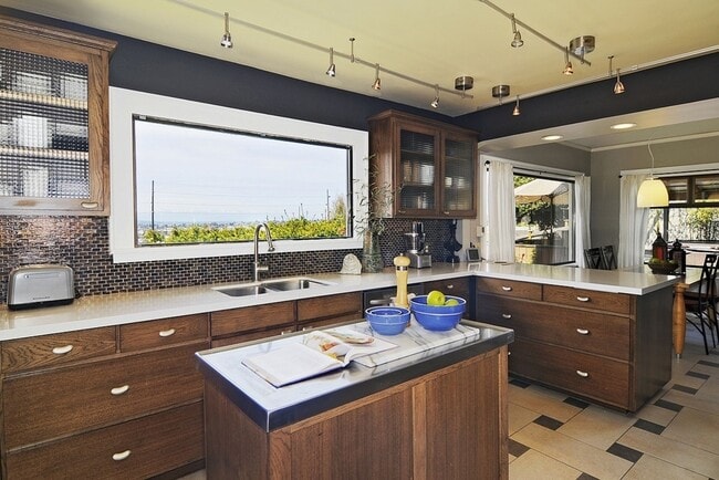 Building Photo - Seattle Home - Phinney Ridge