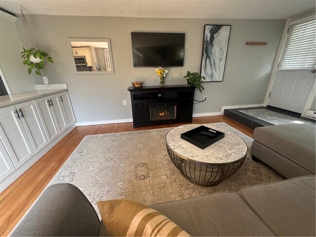 Building Photo - 16 Dudley Ave