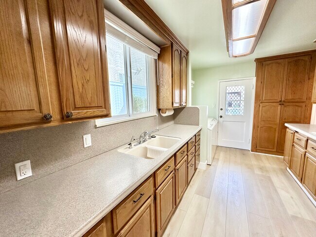 Building Photo - 2544 N Keystone St