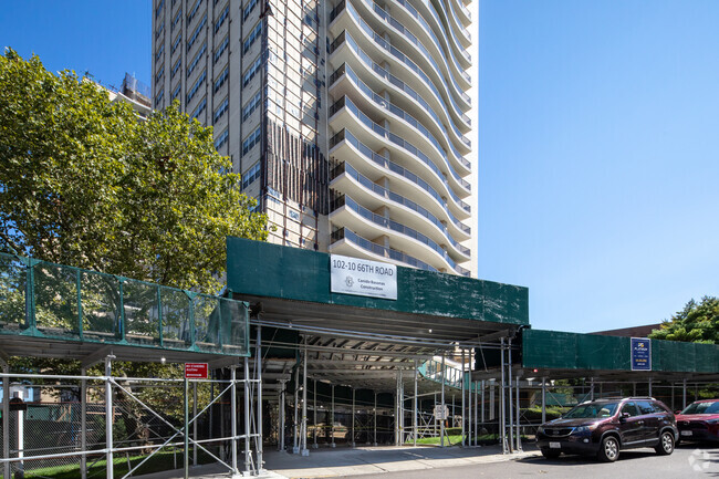 Entrance - Birchwood Towers