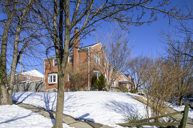 Building Photo - 236 Altamont Ave